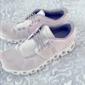On Running Women's light lilac Running Shoes